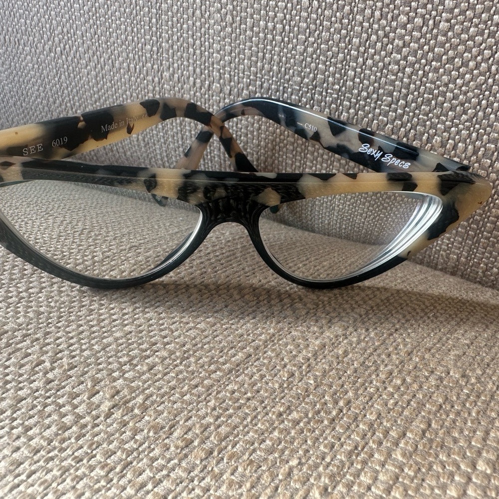 SEE Tortoise Shell Glasses - Picture 2 of 5